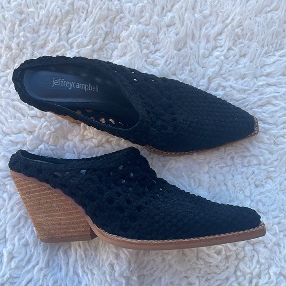 Anthropologie Jeffrey Campbell
Leone Mules. Size 8.5. - Picture 9 of 10